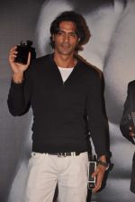 Arjun Rampal at Arjun Rampal_s Alive perfume launch in Mumbai on 12th Jan 2012 (96).JPG